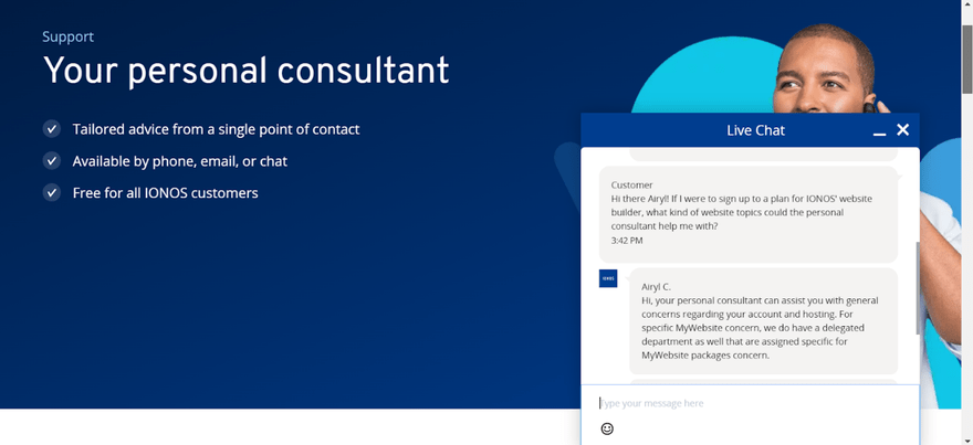 IONOS website advertising its personal consultatn with a live chat support ongoing in the corner