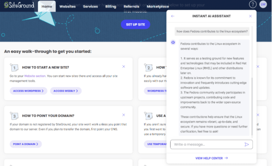 SiteGround's customer support interface showing a walk-through for setting up a site, alongside an "Instant AI Assistant" chatbox providing information about Fedora's contribution to the Linux ecosystem.